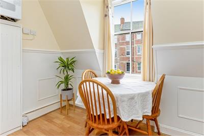 16/2 Jessfield Terrace, EDINBURGH, EH6 4JP - image 9