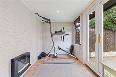 23 Cramond Avenue, Cramond, Edinburgh, EH4 6NA - image 22