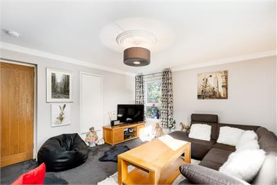 4/6 Kingsknowe Court, Edinburgh, EH14 2JT - image 2