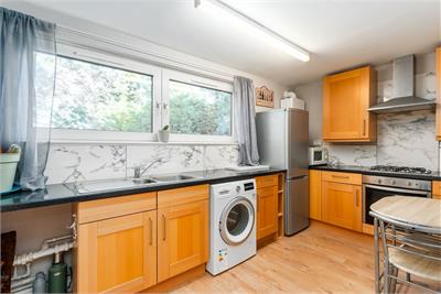 4/6 Kingsknowe Court, Edinburgh, EH14 2JT - image 4