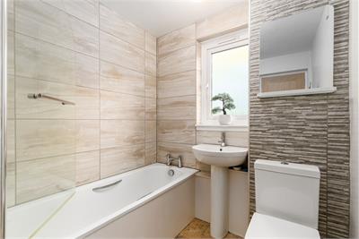 4/6 Kingsknowe Court, Edinburgh, EH14 2JT - image 8