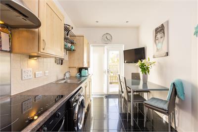 66 Newhaven Place, Edinburgh, EH6 4TG - image 3