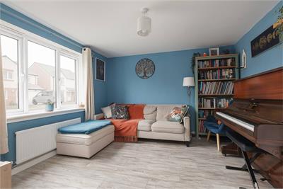 2 Templar Road, East Calder, Livingston, EH53 0FU - image 3