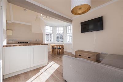 4/13 Tron Square, Edinburgh, EH1 1RR - image 2