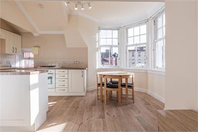 4/13 Tron Square, Edinburgh, EH1 1RR - image 5