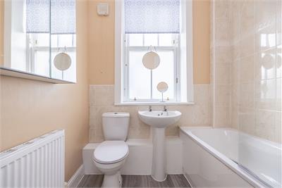 4/13 Tron Square, Edinburgh, EH1 1RR - image 8