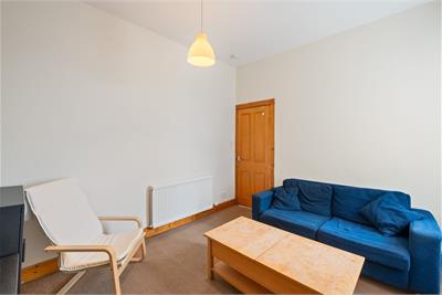 94 (3F1) Causewayside, Edinburgh, EH9 1PU - image 3