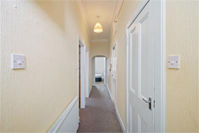 94 (3F1) Causewayside, Edinburgh, EH9 1PU - image 4