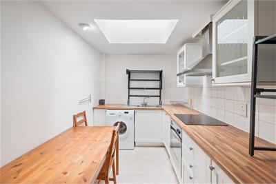 94 (3F1) Causewayside, Edinburgh, EH9 1PU - image 5