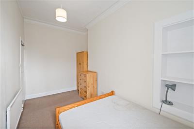 94 (3F1) Causewayside, Edinburgh, EH9 1PU - image 8
