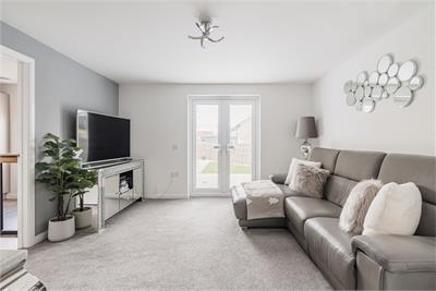 8 Blair Road, East Calder, EH53 0TU - image 2