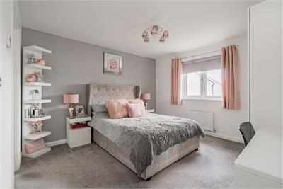 8 Blair Road, East Calder, EH53 0TU - image 5