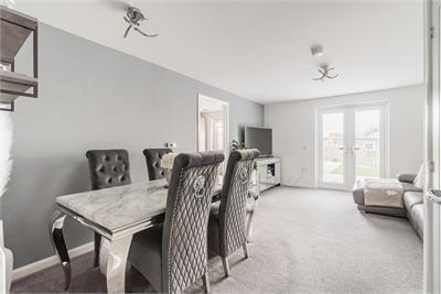 8 Blair Road, East Calder, EH53 0TU - image 9