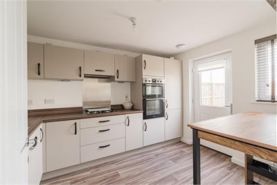 8 Blair Road, East Calder, EH53 0TU - image 10