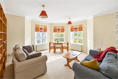 90/30 McDonald Road, Edinburgh, EH7 4NU - image 2