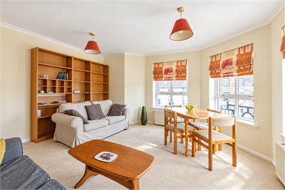 90/30 McDonald Road, Edinburgh, EH7 4NU - image 3