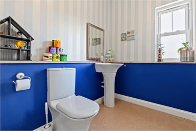 1 Lundin Road, Crossford, Dunfermline, KY12 8PJ - image 12