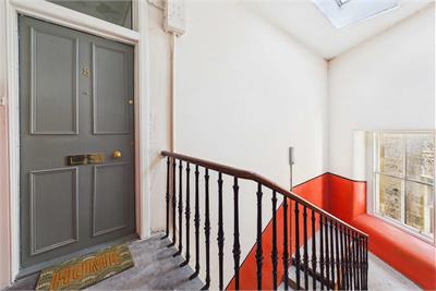 2/8 Marchmont Crescent, Edinburgh, EH9 1HN - image 2