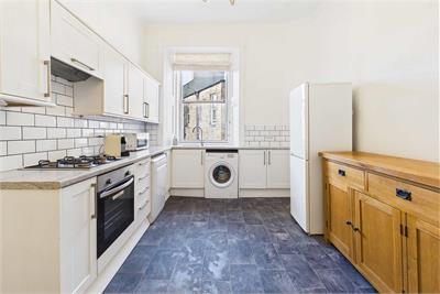 2/8 Marchmont Crescent, Edinburgh, EH9 1HN - image 8
