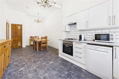 2/8 Marchmont Crescent, Edinburgh, EH9 1HN - image 9