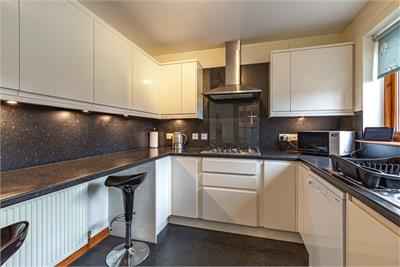 33 Douglas Crescent, Kelso, TD5 8BB - image 11