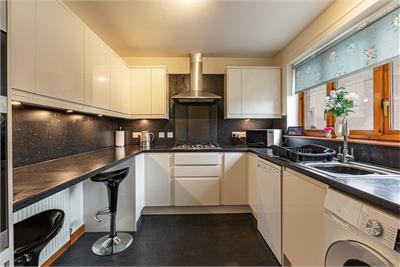 33 Douglas Crescent, Kelso, TD5 8BB - image 9