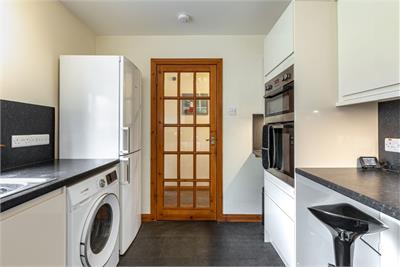 33 Douglas Crescent, Kelso, TD5 8BB - image 10
