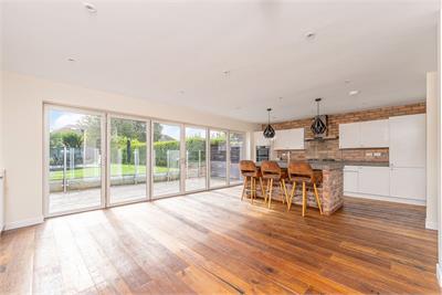 30 Tyler's Acre Road, Corstorphine, Edinburgh EH12 7HZ - image 2