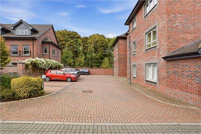 1/8 Wintour Lane, Currie, EH14 6AY - image 17