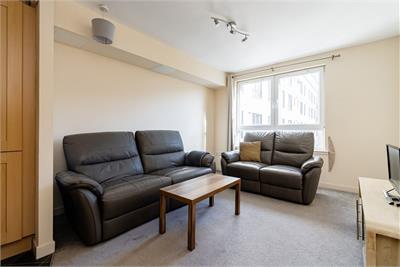 1/5 Colonsay Close, Edinburgh, EH5 1BT - image 2