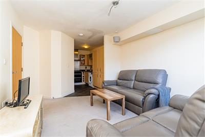1/5 Colonsay Close, Edinburgh, EH5 1BT - image 3