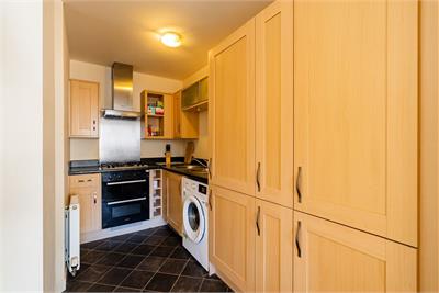 1/5 Colonsay Close, Edinburgh, EH5 1BT - image 5