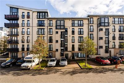 1/5 Colonsay Close, Edinburgh, EH5 1BT - image 1
