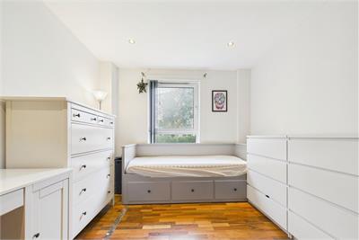 1/2 Portland Gardens, The Shore, Edinburgh, EH6 6NA - image 11