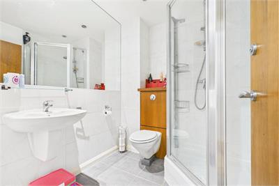 1/2 Portland Gardens, The Shore, Edinburgh, EH6 6NA - image 13