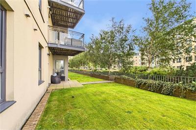 1/2 Portland Gardens, The Shore, Edinburgh, EH6 6NA - image 14