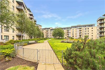 1/2 Portland Gardens, The Shore, Edinburgh, EH6 6NA - image 17