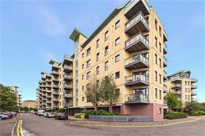 1/2 Portland Gardens, The Shore, Edinburgh, EH6 6NA - image 19