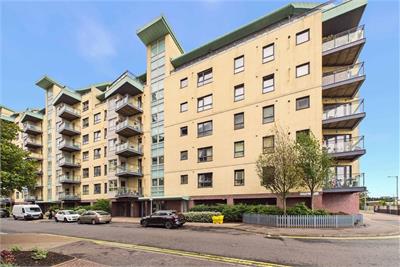 1/2 Portland Gardens, The Shore, Edinburgh, EH6 6NA - image 3
