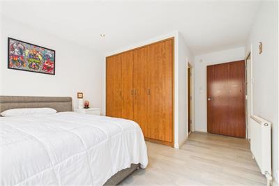 1/2 Portland Gardens, The Shore, Edinburgh, EH6 6NA - image 9