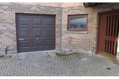 Garage 14, East Parkside, Edinburgh, EH16 5XN - image 2