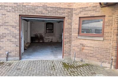 Garage 14, East Parkside, Edinburgh, EH16 5XN - image 1
