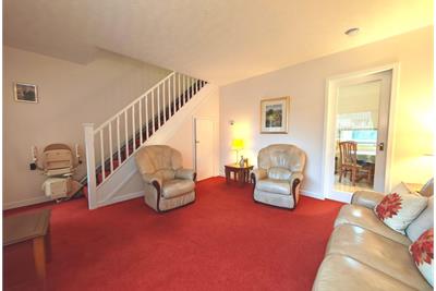 14 Southend Court, Strathaven, ML10 6QU - image 3