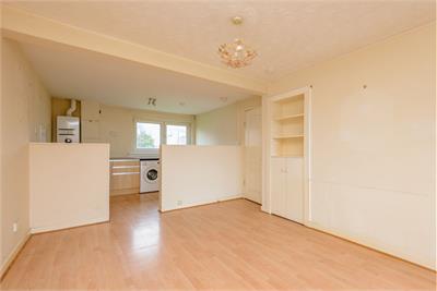 9/3 Northfield Drive, EDINBURGH, EH8 7RR - image 3