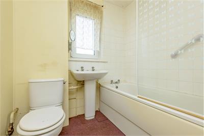 9/3 Northfield Drive, EDINBURGH, EH8 7RR - image 9