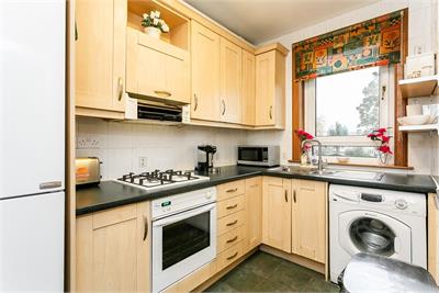 9/3 Whitson Crescent, Edinburgh, EH11 3BA - image 5