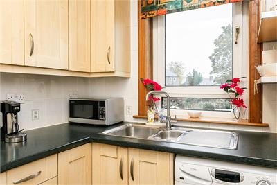 9/3 Whitson Crescent, Edinburgh, EH11 3BA - image 6