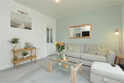 10 Restalrig Square, Restalrig, EH7 6HA - image 5