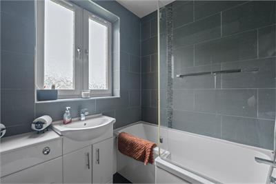 7 Walker Street, Innerleithen, EH44 6LR - image 8