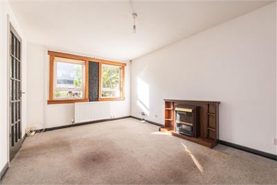 32 North Bughtlinfield, Edinburgh, EH12 8XZ - image 2